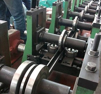 太陽能光伏支架機(jī)組